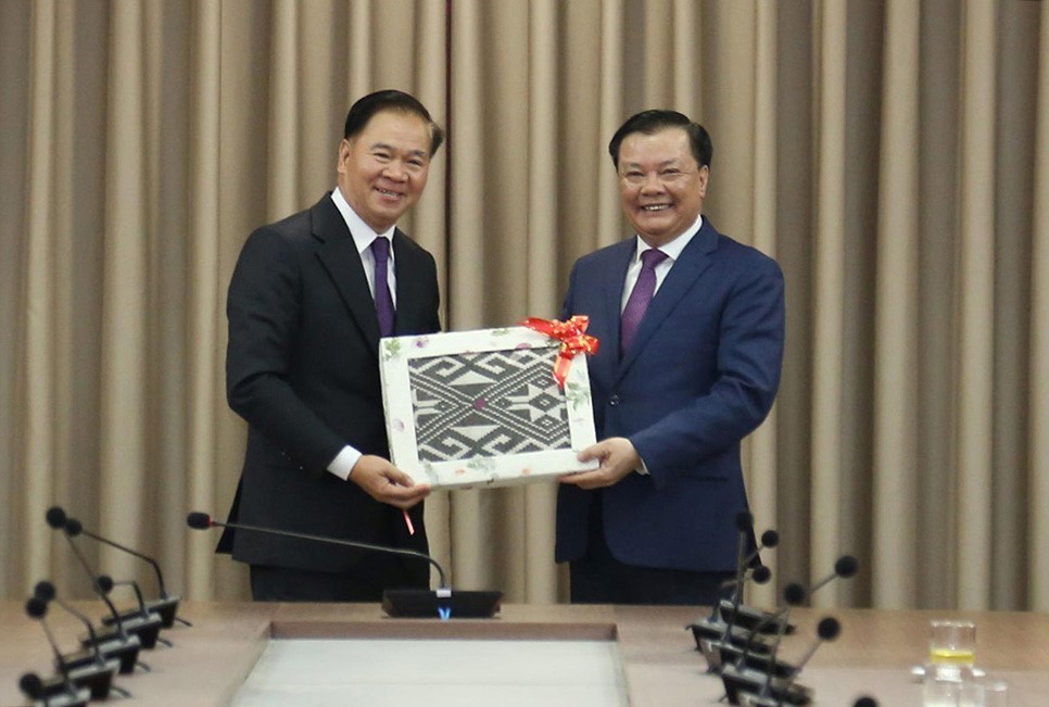 Secretary of the Hanoi Party Committee Dinh Tien Dung: Hanoi gives priority to cooperation with Vientiane Secretary of the Hanoi Party Committee Dinh Tien Dung: Hanoi gives priority to cooperation with Vientiane