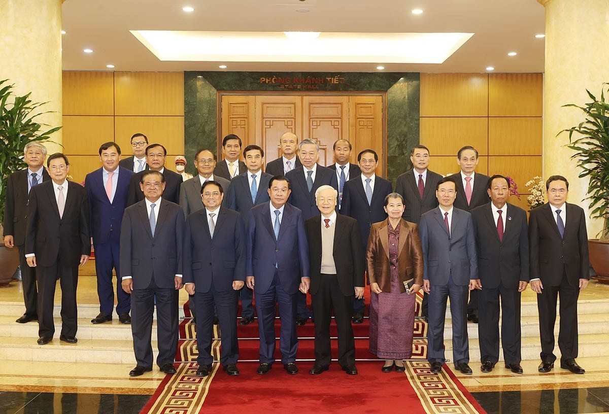 Vietnamese- Cambodian Parties hold high-level meeting to creating a new impetus