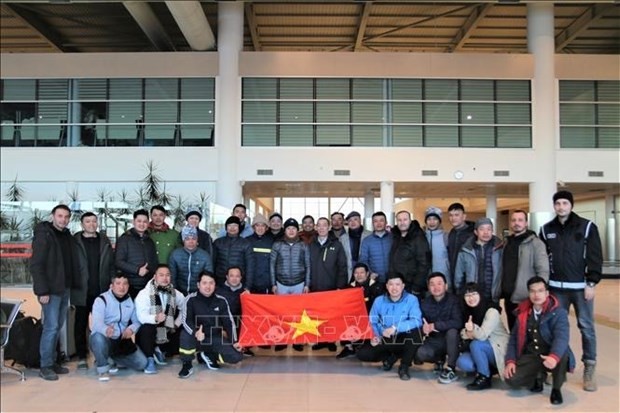 The 24-member team of Ministry of Public Security take a photo with staff of the Vietnamese Embassy in Turkey and  volunteers. (Source: VNA)