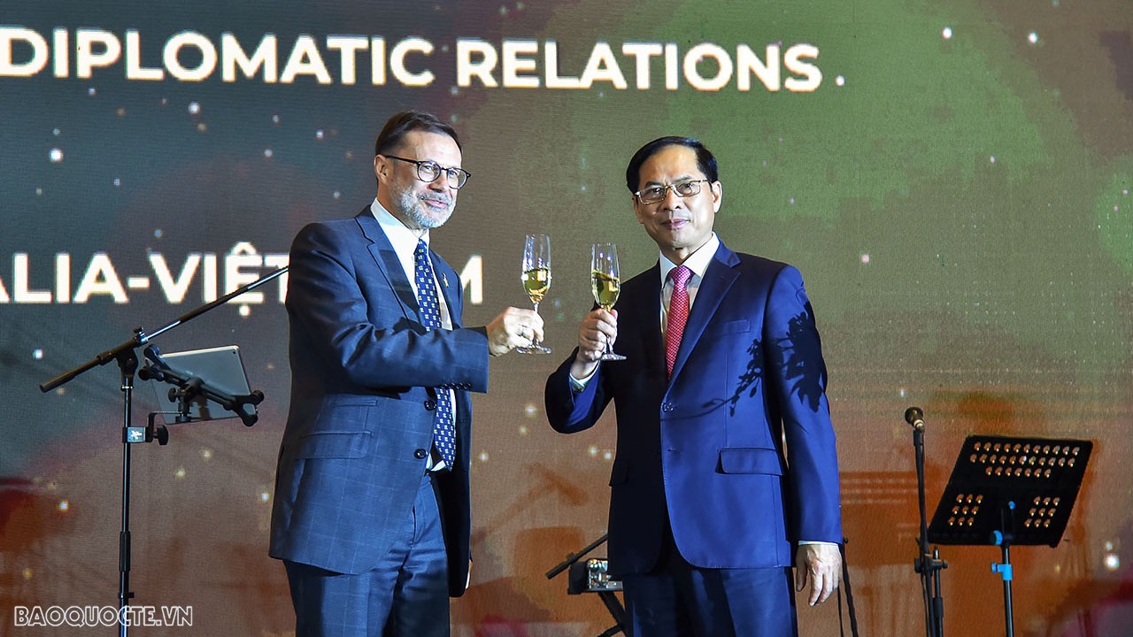 Bộ trưởng Ngoại giao B&ugrave;i Thanh Sơn dự lễ Kỷ niệm 50 năm thiết lập quan hệ ngoại giao Việt Nam-Australia