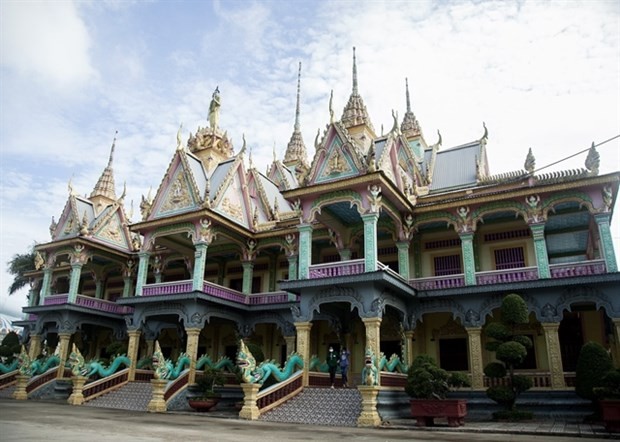 The Wat Patum Wongsa Som Rong Pagoda in Soc Trang province is one of the most beautiful and largest Khmer pagodas in the Mekong Delta. (Photo: VNA)