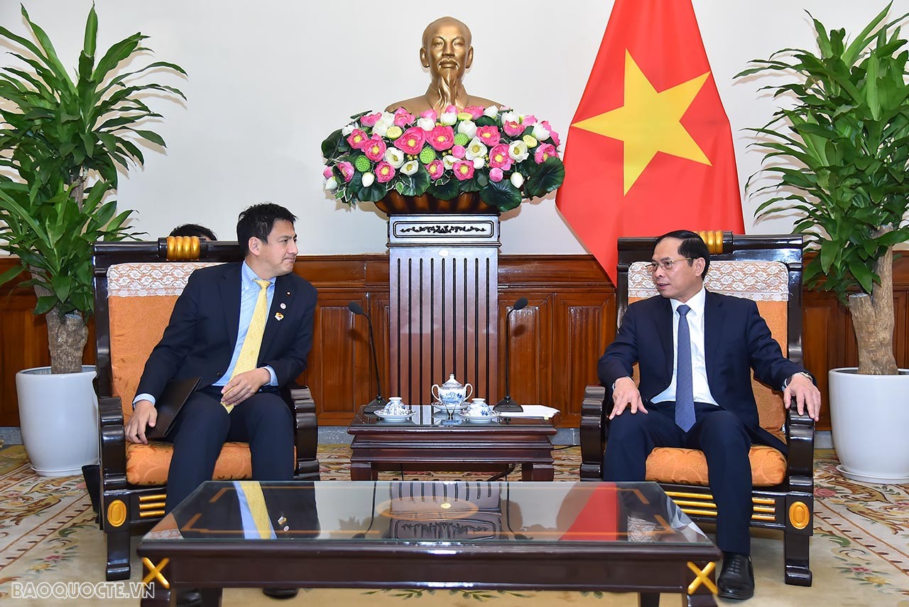 Review on external affairs from Feb. 27-Mar.5: Congratulations to new President; Cambodian Deputy PM’s visit to Vietnam