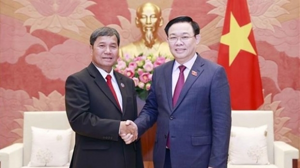 NA Chairman received Lao NA Vice Chairman for experience sharing