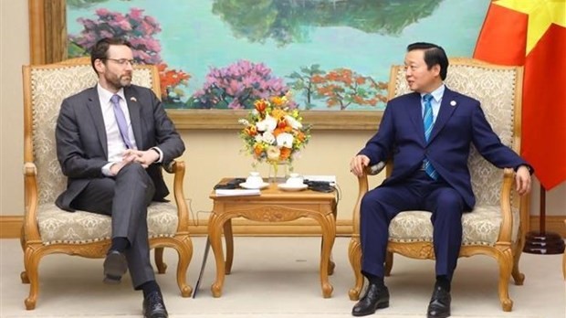 Deputy PM Tran Hong Ha hosted UK Ambassador to Vietnam Iain Frew