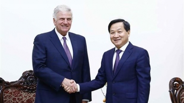 Deputy PM receives Evangelistic Association guest, affirming Vietnam's religious policy