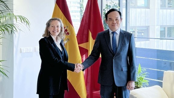 Deputy PM Tran Luu Quang and Spanish counterpart hold talks in Madrid