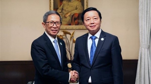 Deputy PM Tran Hong Ha meets Philippine Secretary of Energy in Tokyo