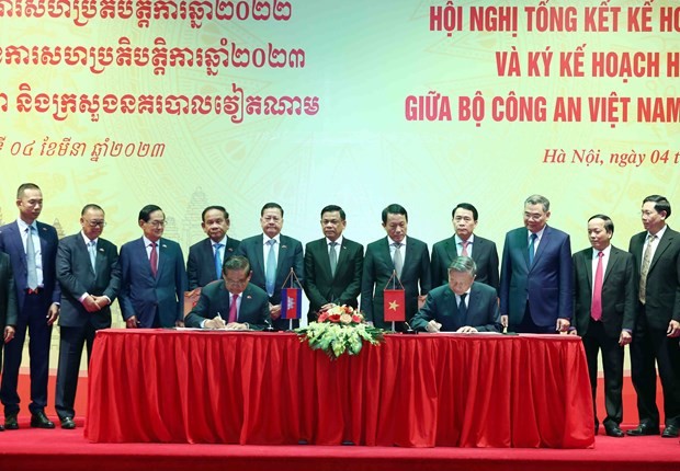 Vietnam, Cambodia police forces sign new cooperation plan in 2023