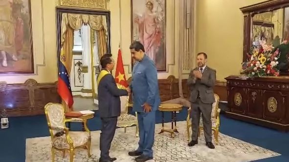Venezuelan President Maduro received outgoing Vietnamese Ambassador