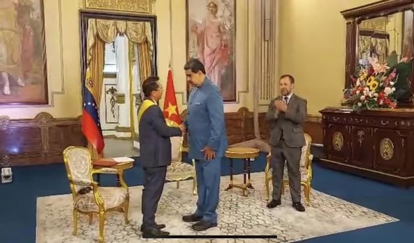 Venezuelan President Maduro received outgoing Vietnamese Ambassador