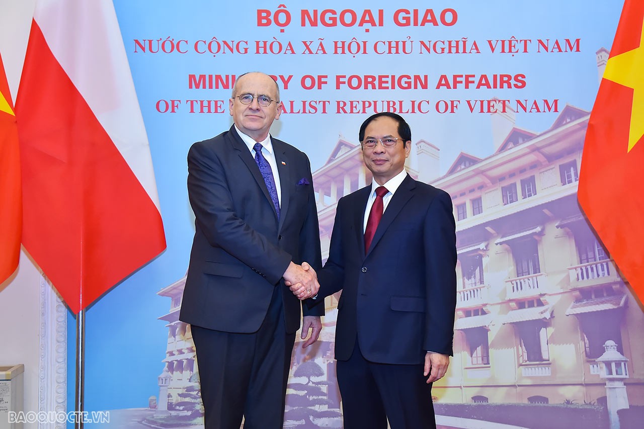 Vietnam, Poland Foreign Ministers hold talks to further strengthen cooperation
