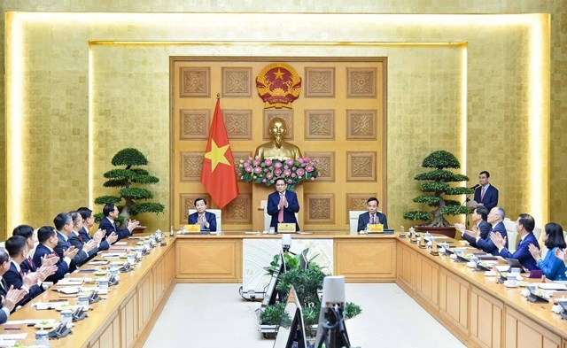PM meets Ambassadors, Chiefs of Vietnamese Representative Missions abroad