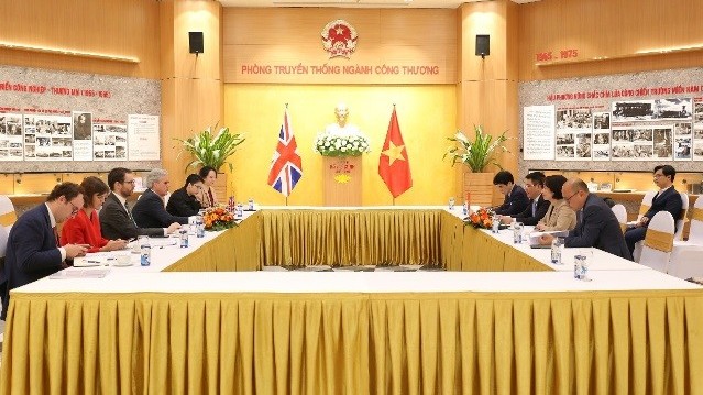 Minister receives UK Prime Minister’s Trade Envoy to promote trade, green cooperation