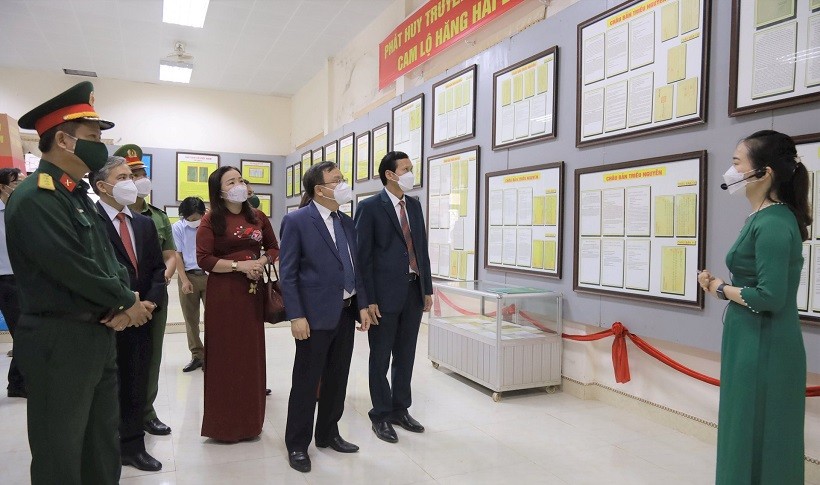 Quang Tri: Maritime sovereignty mobile exhibition held. (Source: tainguyenmoitruong)