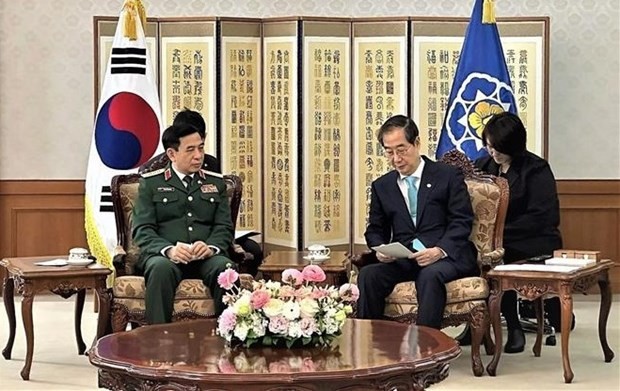 Minister of National Defence meets with RoK Prime Minister in Seoul