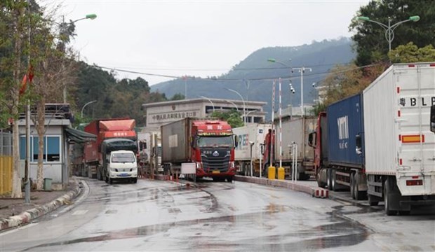 Cross-border activities run smoothly at Huu Nghi International Border Gate