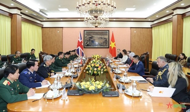 Vietnam, UK officials hold fourth defence policy dialogue in Hanoi
