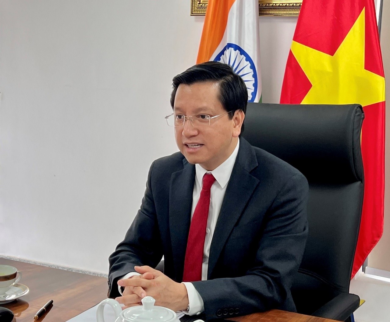 Đại sứ Nguyễn Thanh Hải ph&aacute;t biểu tại buổi gặp mặt b&agrave; con kiều b&agrave;o tại Ấn Độ v&agrave; Nepal.
