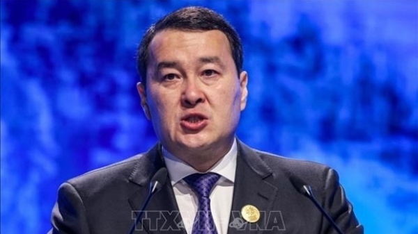 Vietnamese leaders congratulate re-elected Kazakh leaders