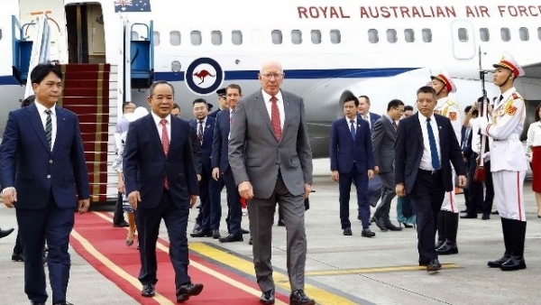 Australian Governor-General arrives in Hanoi, beginning State visit to Vietnam
