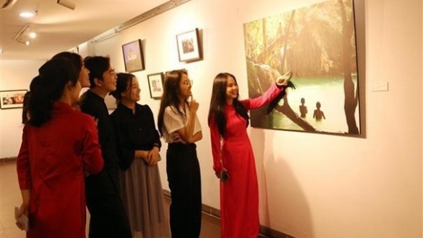 Photo exhibition tells about life along Mekong River’s banks