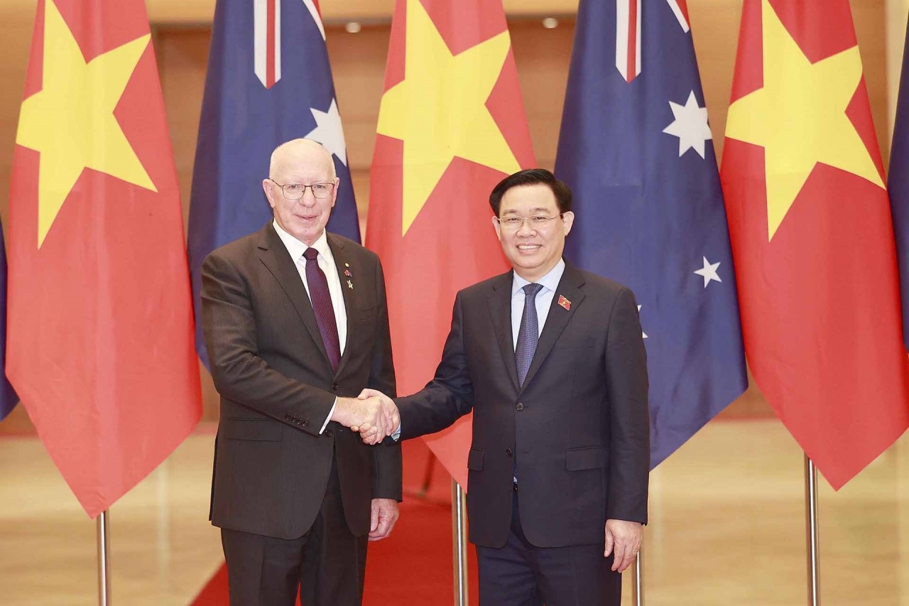 NA Chairman Vuong Dinh Hue meets Australian Governor-General