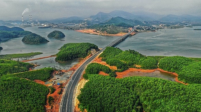 Quang Ninh: A 40-year journey of renewal, paving the way to becoming a centrally-governed city
