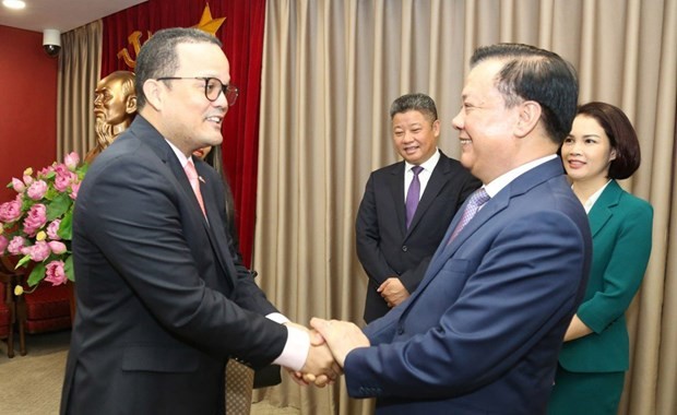 Hanoi Party Secretary welcomes Dominican Ambassador to Vietnam