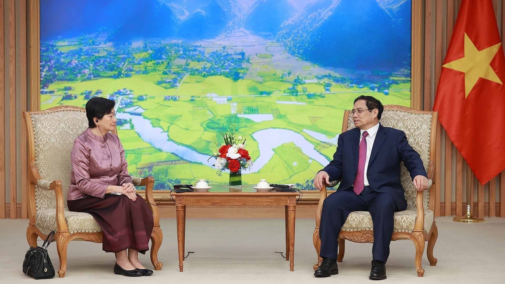 Prime Minister Pham Minh Chinh congratulates first female Cambodian Ambassador to Vietnam