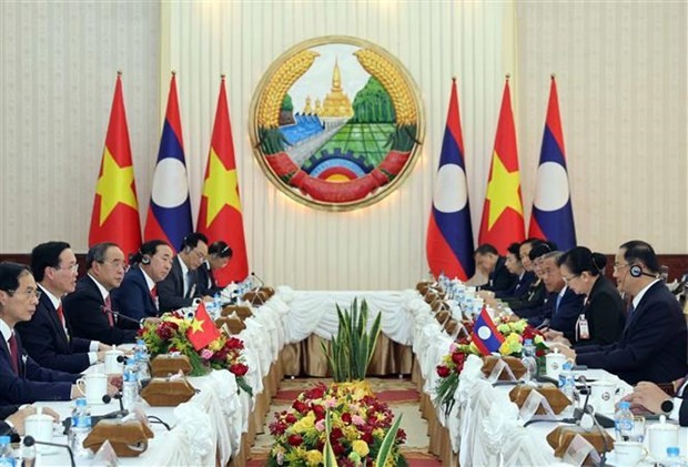 President Vo Van Thuong meets Lao Prime Minister
