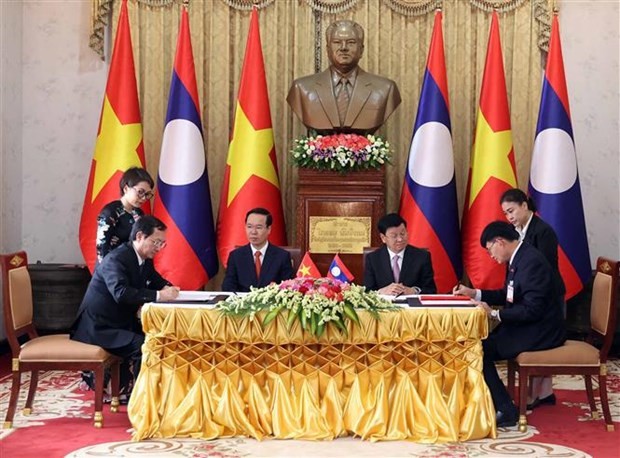 President Vo Van Thuong wraps up two-day official visit to Laos