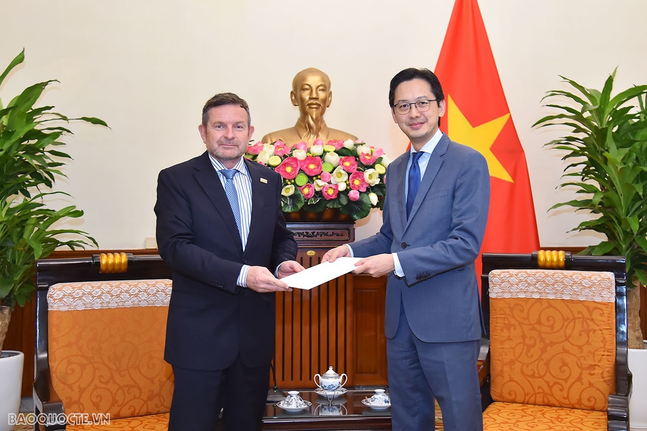 Vietnam, OIF beef up bilateral relations Vietnam, OIF beef up bilateral relations