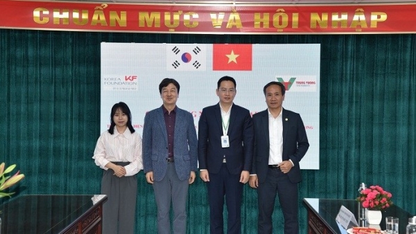 Trung Vuong University promotes cooperation with Korean Foundation