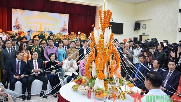 Vietnamese leaders attend Lao Embassy celebration of traditional New Year