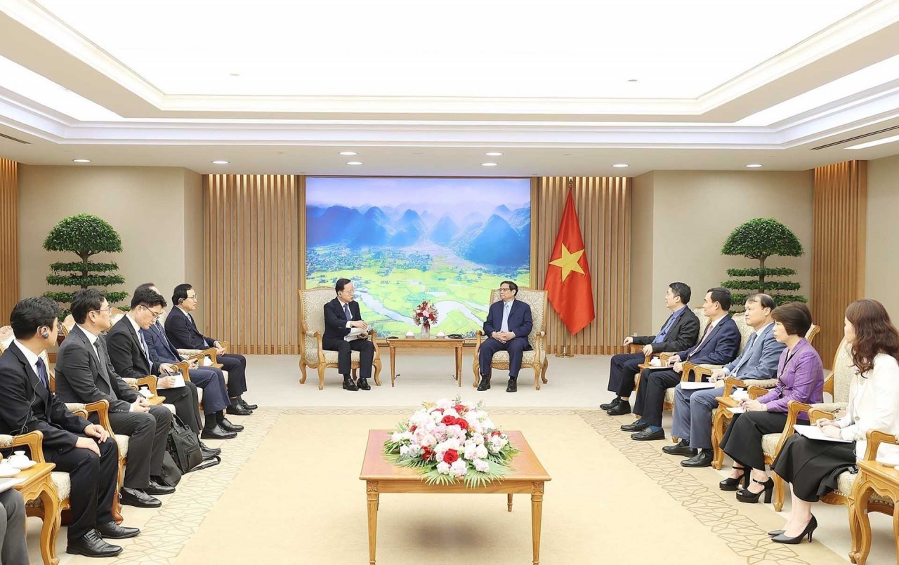 PM suggests Samsung contribute more to Vietnam-RoK economic ties