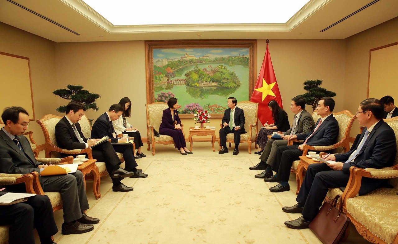 Deputy PM Tran Hong Ha receives RoK Ambassador to Vietnam