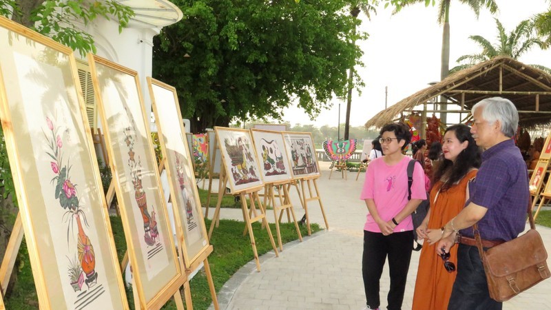 Hue exhibition showcases Vietnam's folk paintings. (Photo: VNA)
