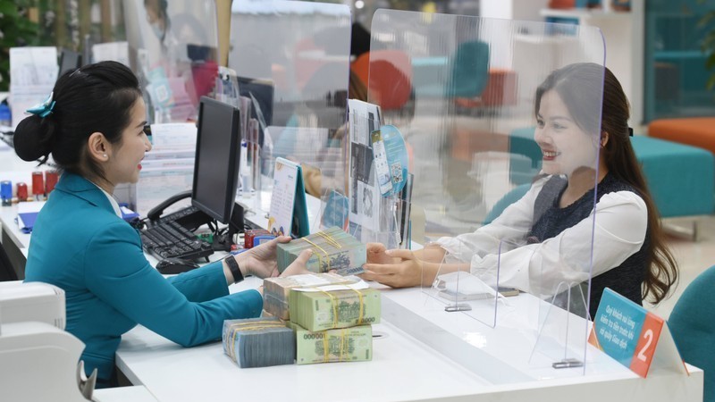 Vietnamese banks continue to cut deposit rates