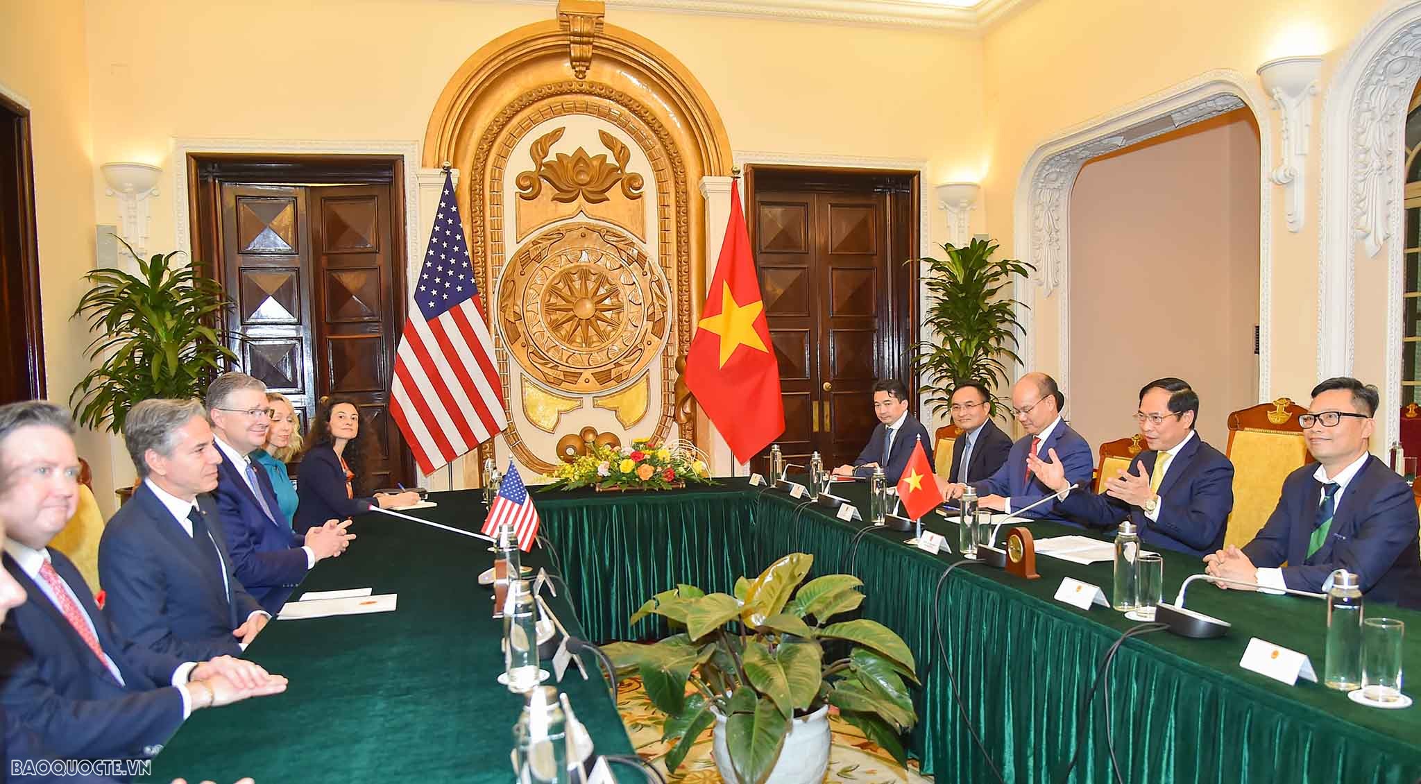 Review on external affairs from April 10-16: President’s successful visit to Laos; new dynamics in Vietnam-US relations
