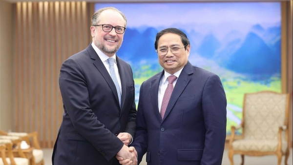 Prime Minister Pham Minh Chinh welcomes first visit by Austrian Foreign Minister