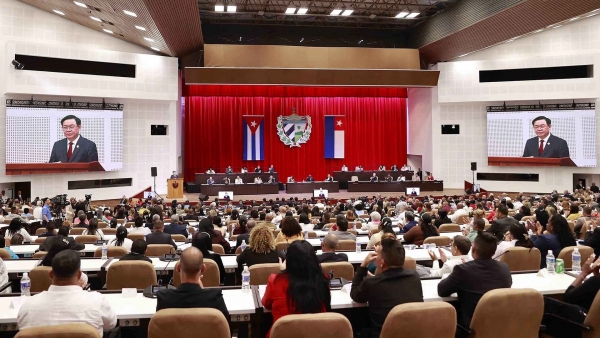 Chủ tịch Quốc hội Vương Đình Huệ dự và phát biểu tại phiên họp đặc biệt của Quốc hội Cuba khóa X