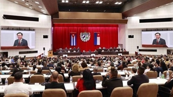 NA Chairman Vuong Dinh Hue addresses special session of Cuban parliament
