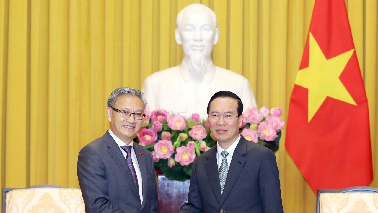 President Vo Van Thuong receives Lao Party official