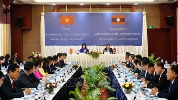 Hanoi, Vientiane promote friendship and cooperation