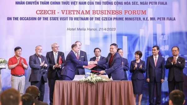 Vietjet signs cooperation agreement with Czech F Air to train high-quality aviation human resources
