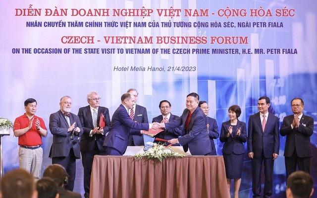 Vietjet signs cooperation agreement with Czech F Air to train high-quality aviation human resources. (Photo: VGP)