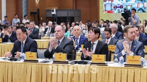 Three foreign groups plan to pour 3.7 billion USD into Vietnam