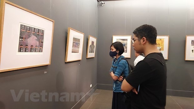 US veteran, Vietnamese artists opened exhibition on healing power of art