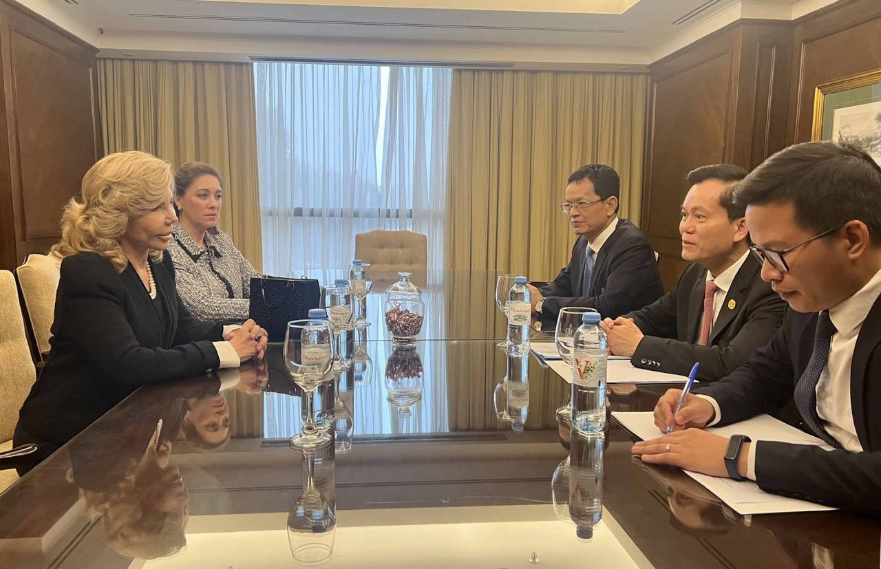 Deputy FM Ha Kim Ngoc receives Honourary Consul of Vietnam in Paraguay