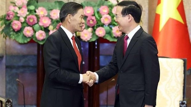 President Vo Van Thuong receives leader of Lao Front for National Construction